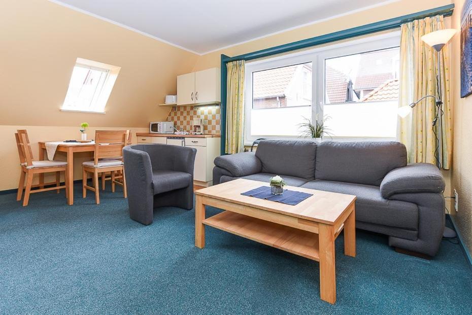 Cafe Stoermhuus Apartment Нойхарлингерзийл Екстериор снимка