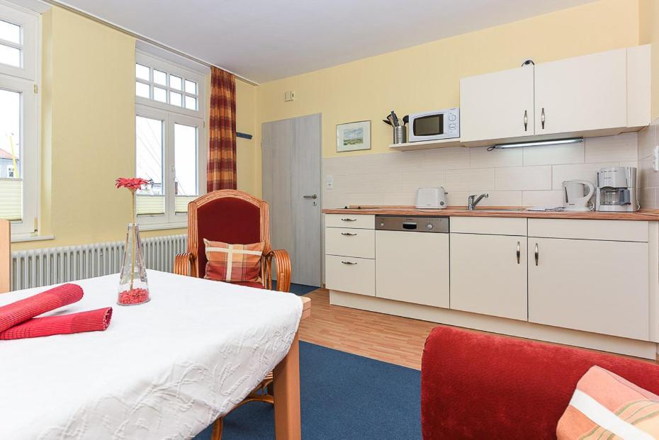Cafe Stoermhuus Apartment Нойхарлингерзийл Екстериор снимка